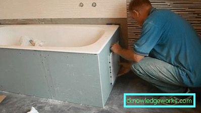 Kako okrasite stene v kopalnici poleg ploščic