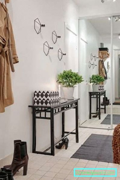 Oblikujte hodnik v enosobnem apartmaju - fotografija